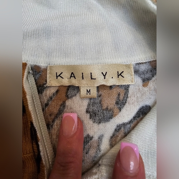 Kaily K Blouse animal print blouse size medium 3/4 sleeve - Picture 10 of 10